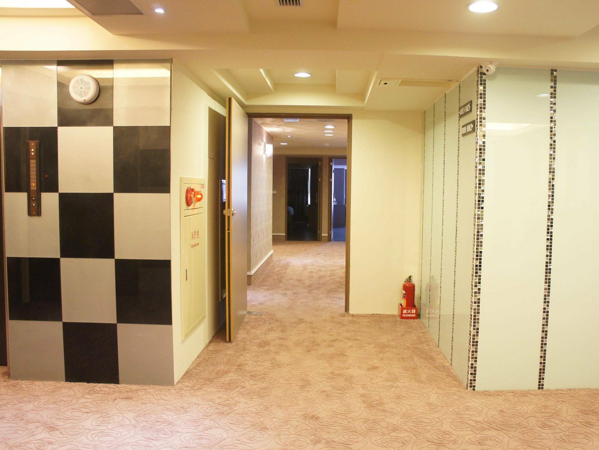 台中 ワン チュン ビジネス ホテル エクステリア 写真